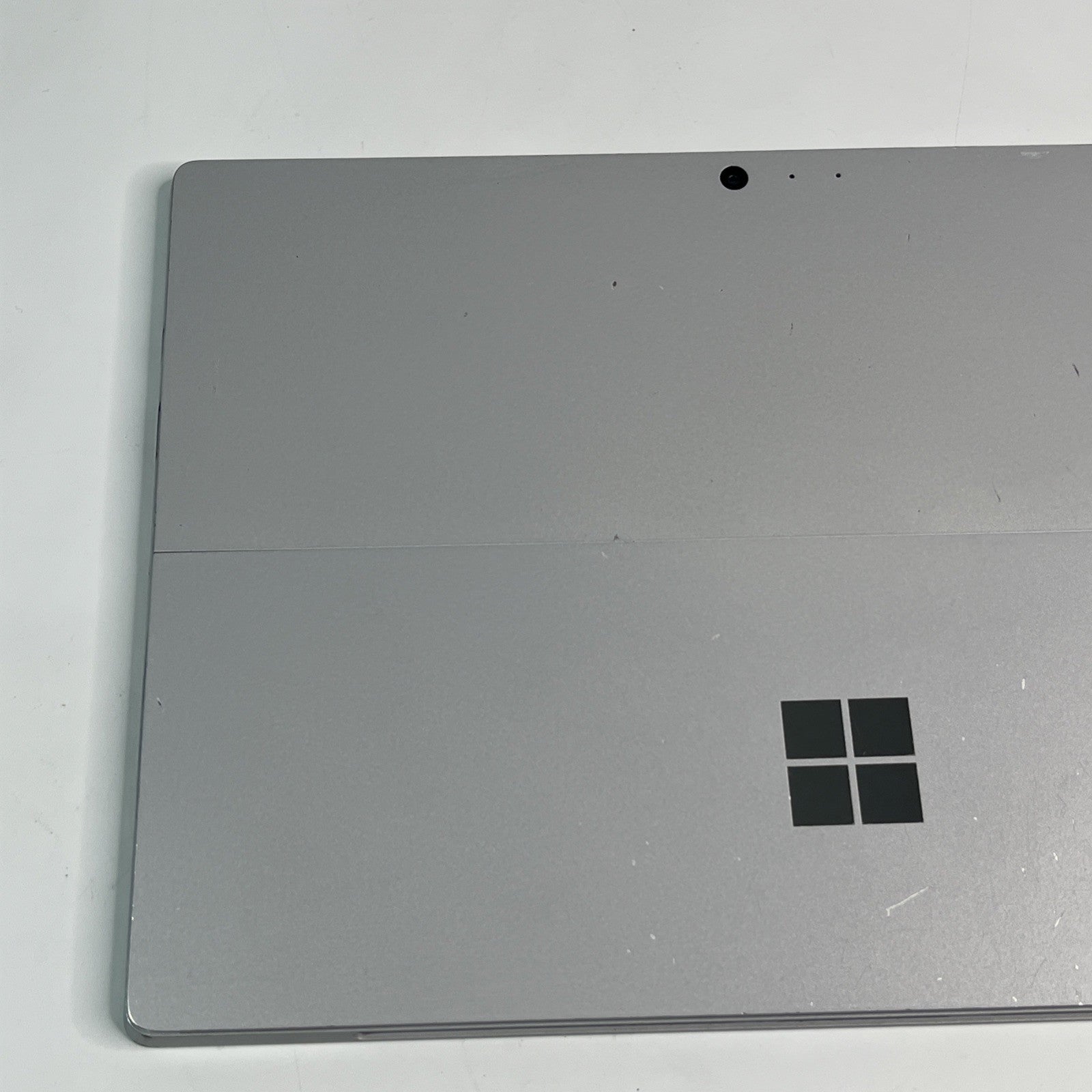 Microsoft Surface Pro 4 12.3” Intel i5-6300U  4GB RAM 128GB SSD