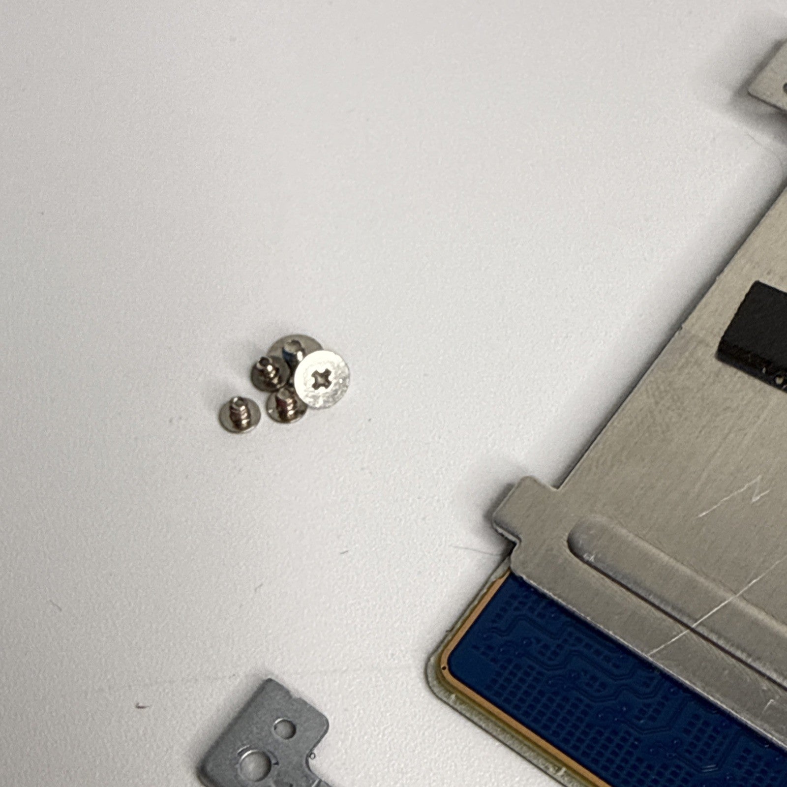 Dell Inspiron 7501 Touchpad Trackpad Mouse 0VYMMW 0JTTWY & Connector & Screws