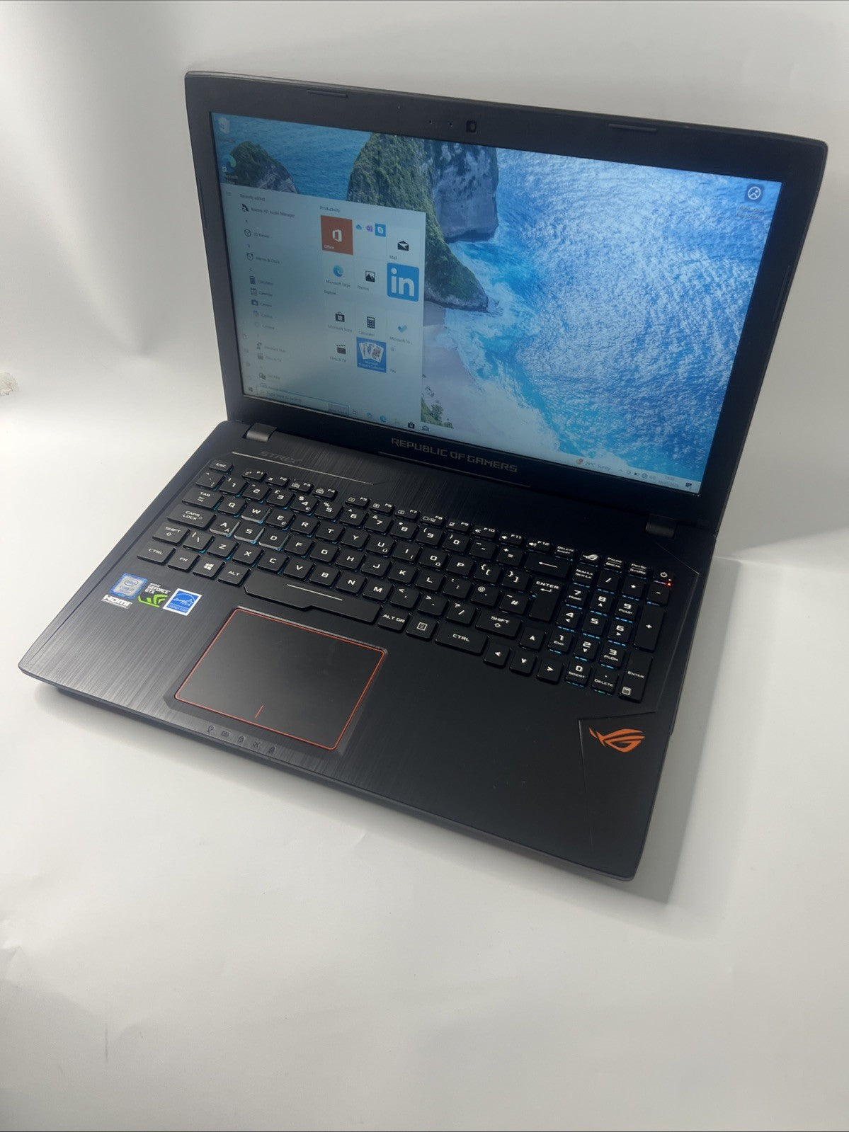 ASUS ROG Strix GL553VD 15.6” Intel Core i7-7700HQ 8GB RAM 128GB SSD GTX 1050