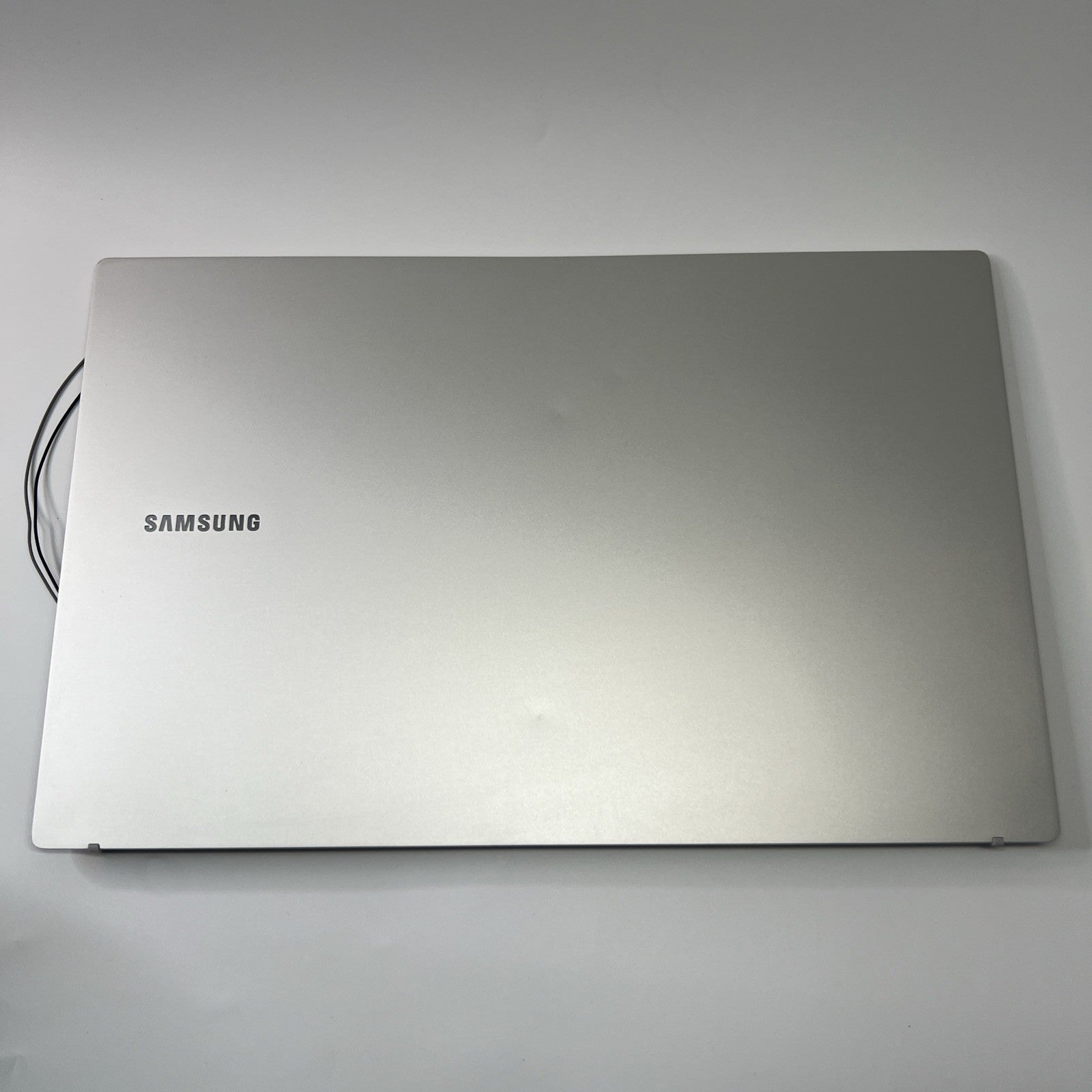 Samsung Galaxy NP750XDA Complete Screen Assembly Top Rear Lid Cover