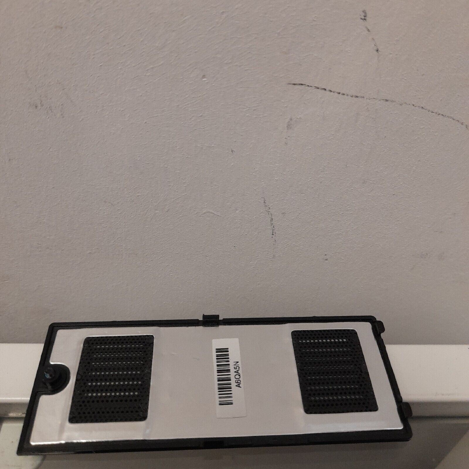 HP ELITEBOOK 2540P WIFI WIRELESS  BASE COVER DOOR AP09C000600