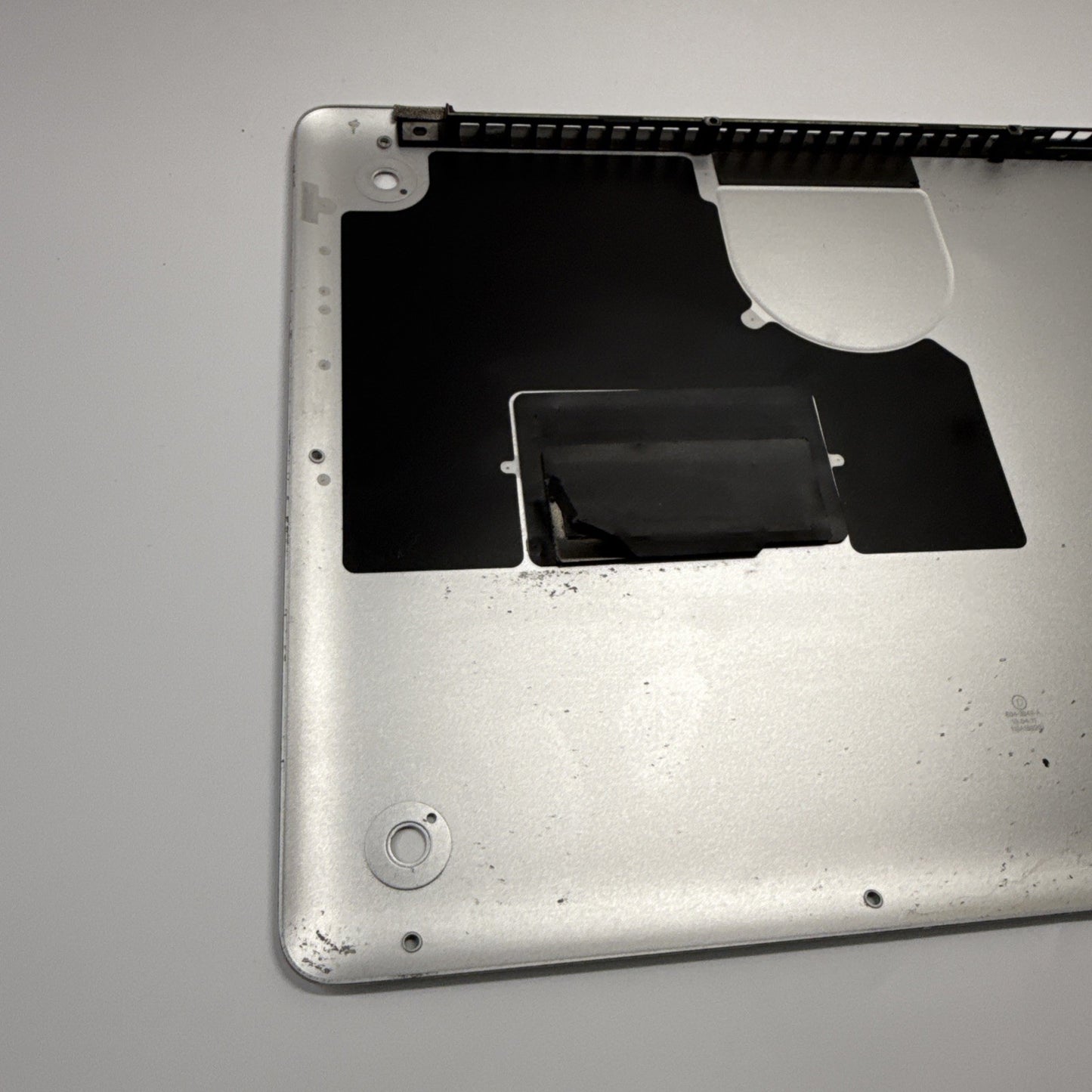 APPLE MACBOOK PRO A1278 13” MID 2010 2011 2012 BOTTOM CASE -NO RUBBERS (GRADE C)