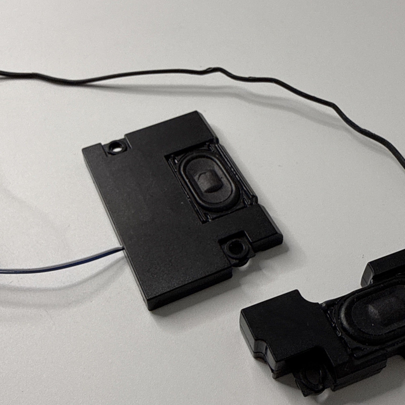 Lenovo Thinkpad L470 Genuine Internal Speakers Left + Right PK23000NDV0