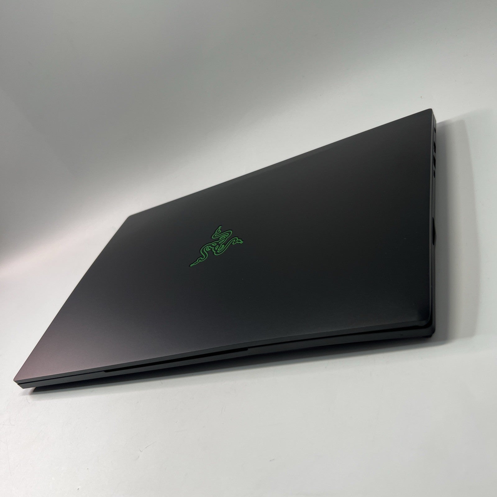 Razer Blade 15 Advanced RZ09-0421 Intel i7-12800H 32GB RAM 1TB SSD RTX 3080Ti