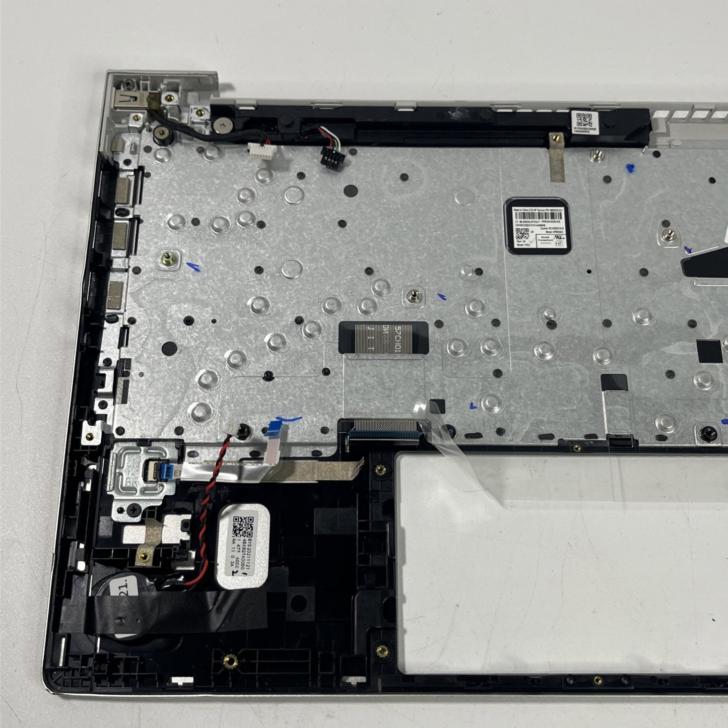 Genuine Silver HP ProBook 440  G8 UK  Keyboard PALMREST & Speakers.