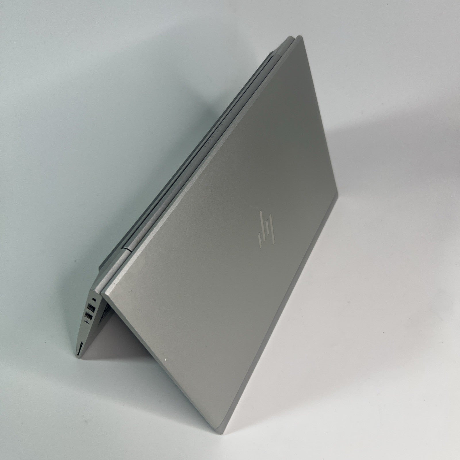 HP EliteBook 830 G8 Intel Core i7-1185G7 16GB RAM 256GB SSD Windows 11 –Grade B.