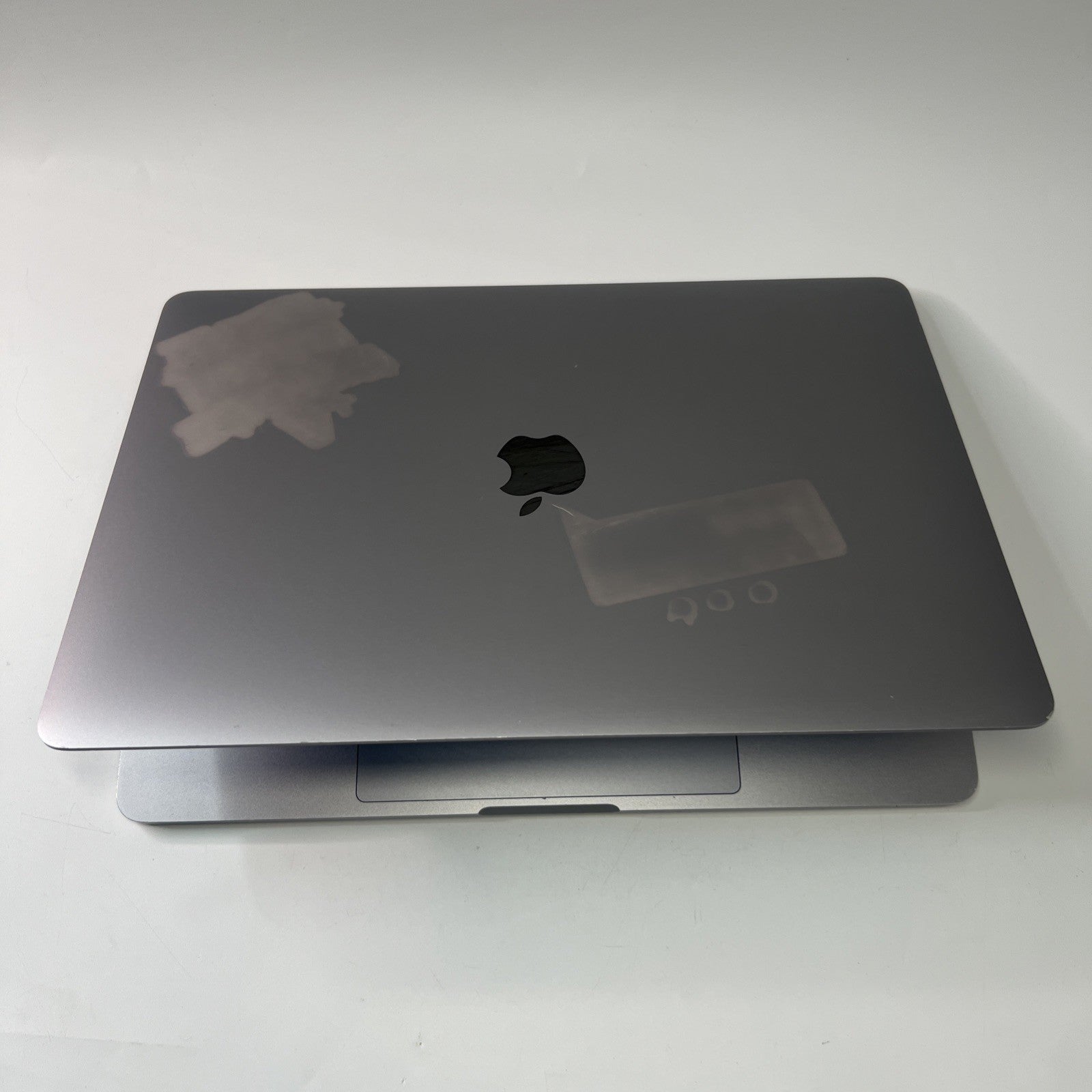 Apple MacBook Pro A2159 2019 13"  Touch Bar Core i5-8257U 1.4GHz 128GB SSD 8GB