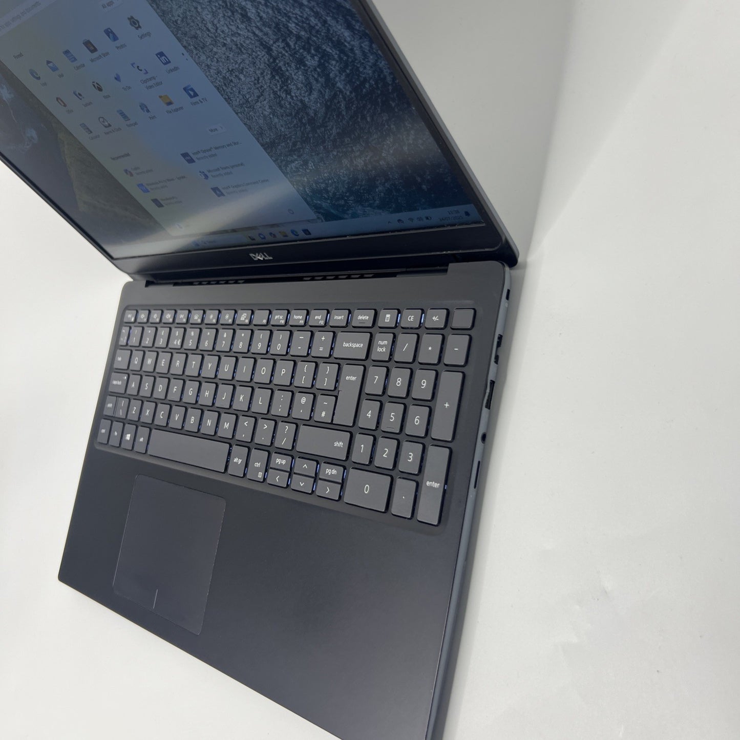 Dell Vostro 5590 Laptop 15” FHD Intel i5-10210U 512GB SSD 8GB RAM Windows 11