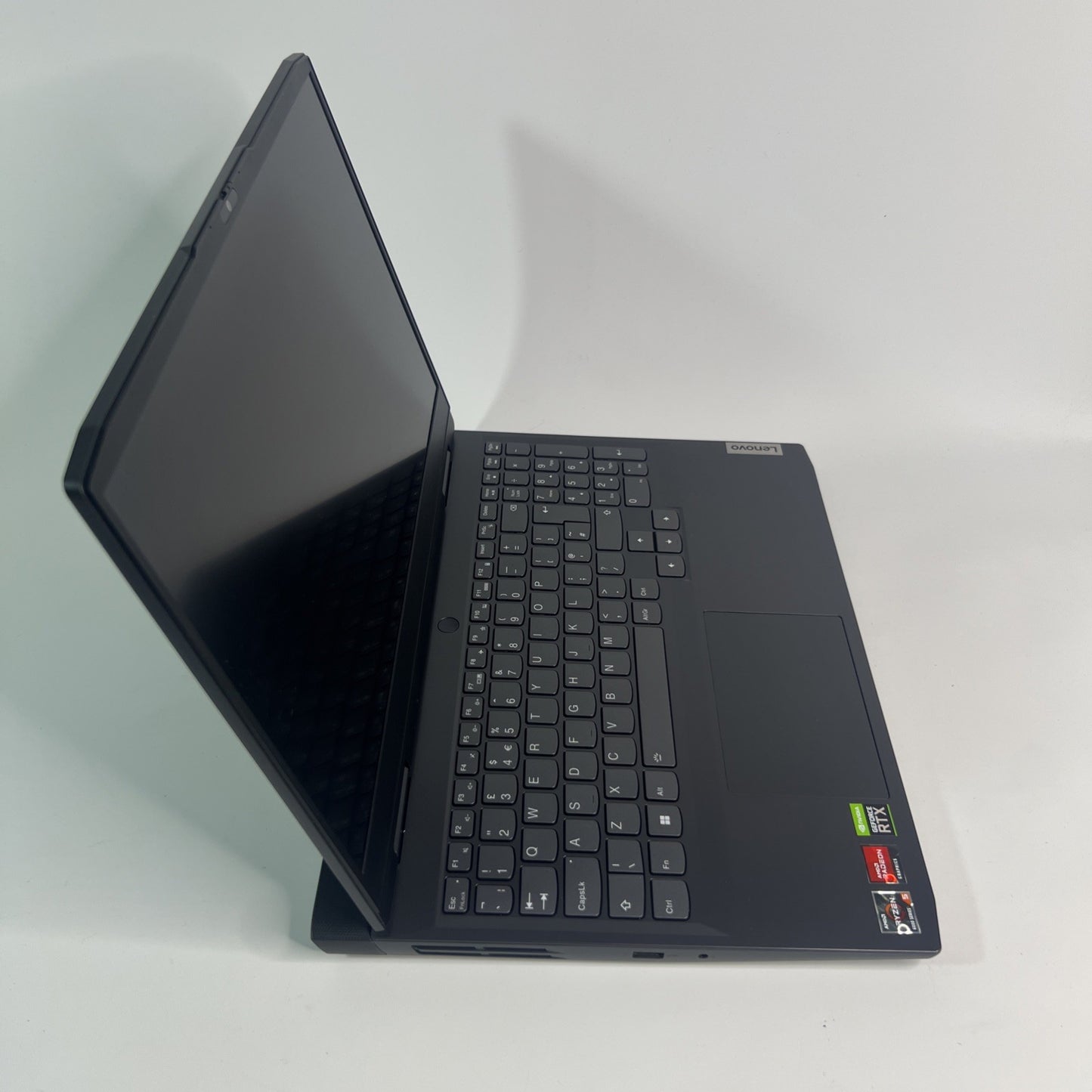 Lenovo IdeaPad Gaming 3 15ARH7 – Ryzen 5 6600H – RTX 3050 512GB SSD 16GB RAM