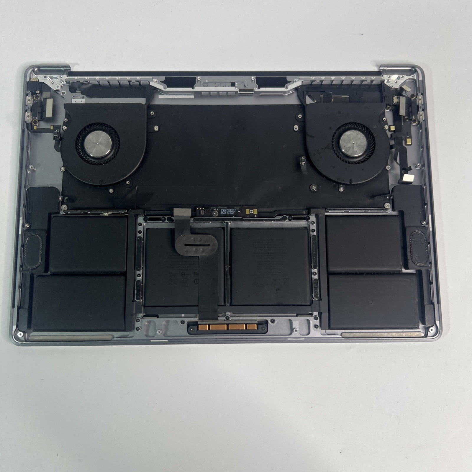 MacBook Pro 16 A2141 Palmrest Top Case Space Grey EMC 3347 Read