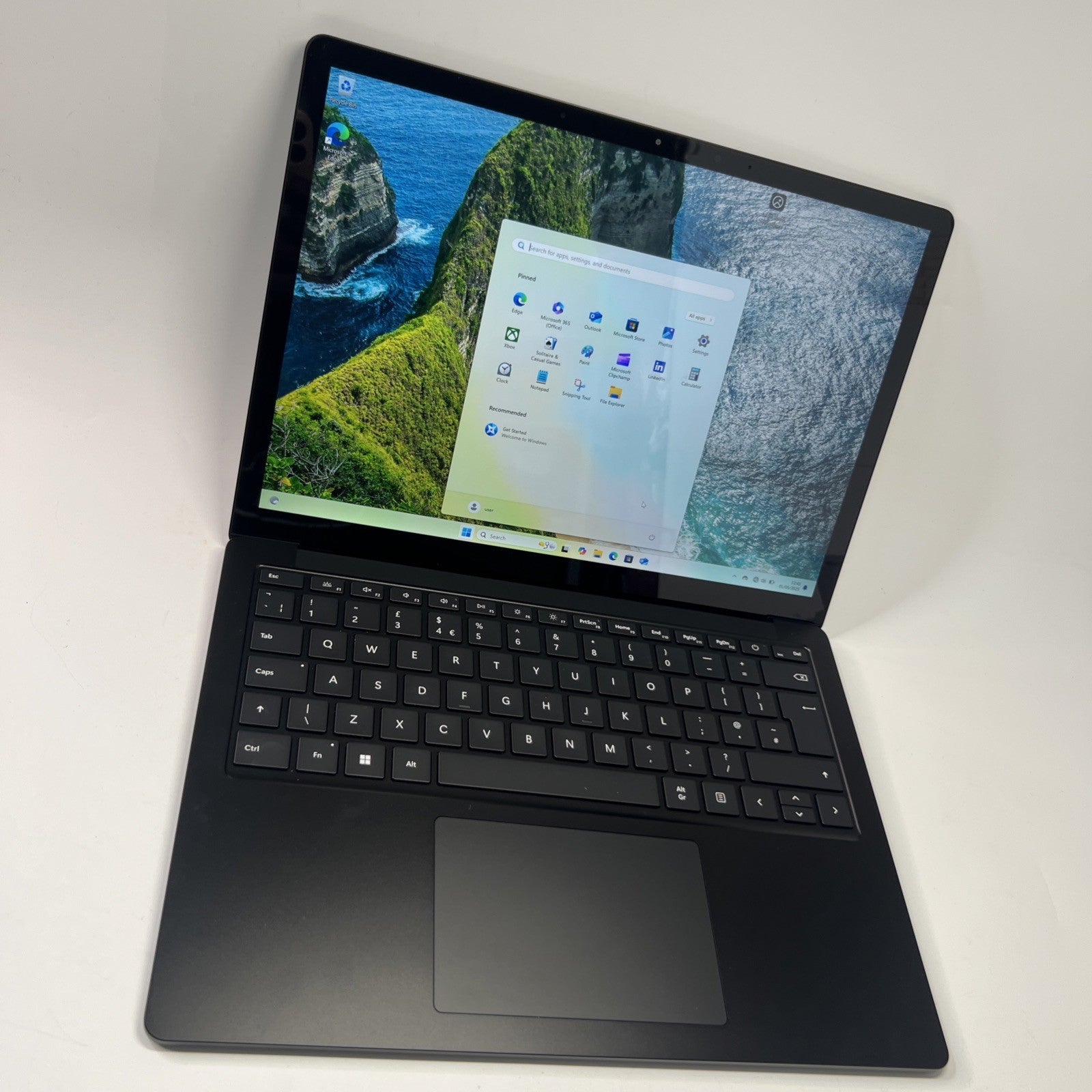 Microsoft Surface Laptop 5 13.5" Touchscreen Intel i7-1265U 8GB RAM 256GB SSD
