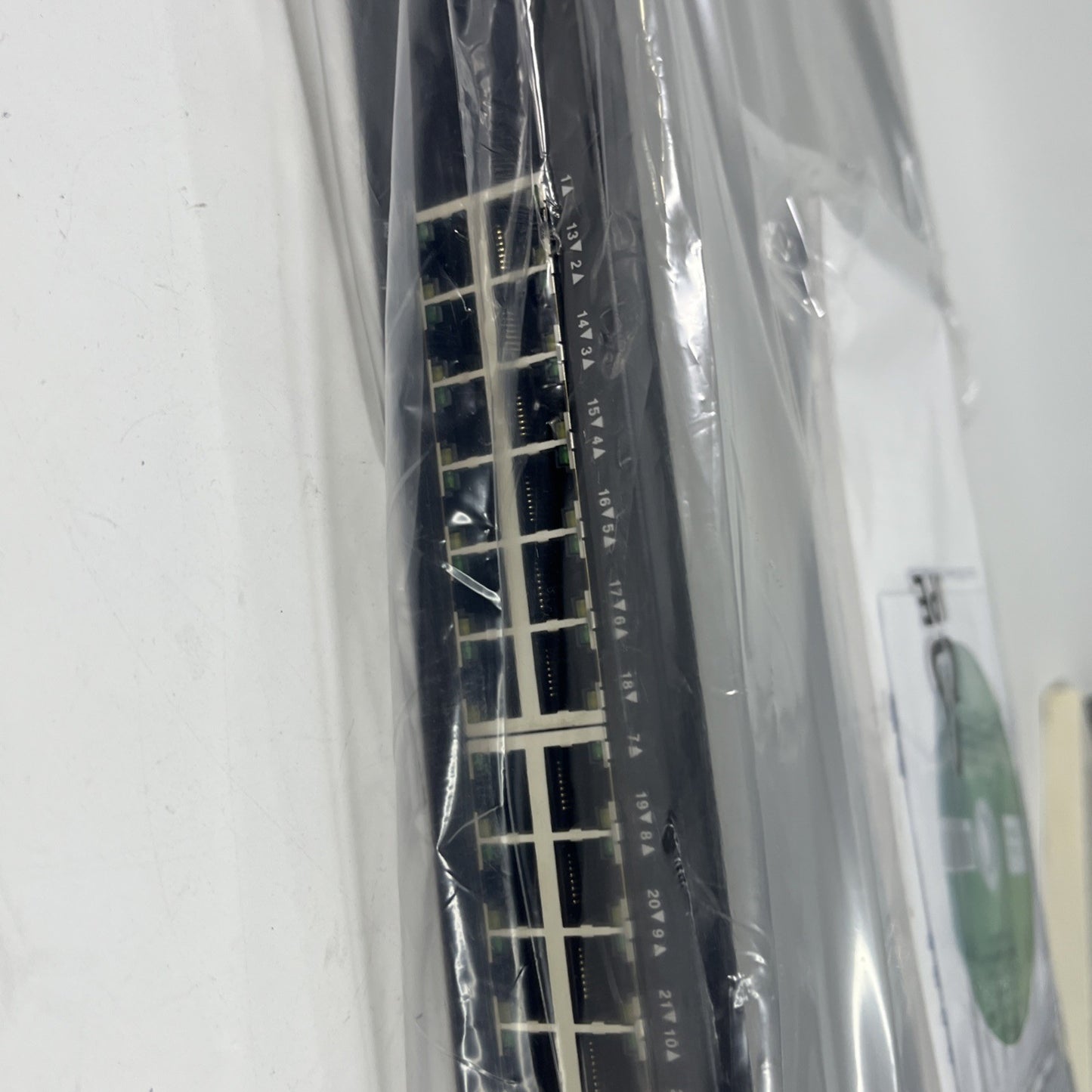 New Cisco SG300-28PP  28-Port Gigabit PoE+ Managed Switch SG300-28PP