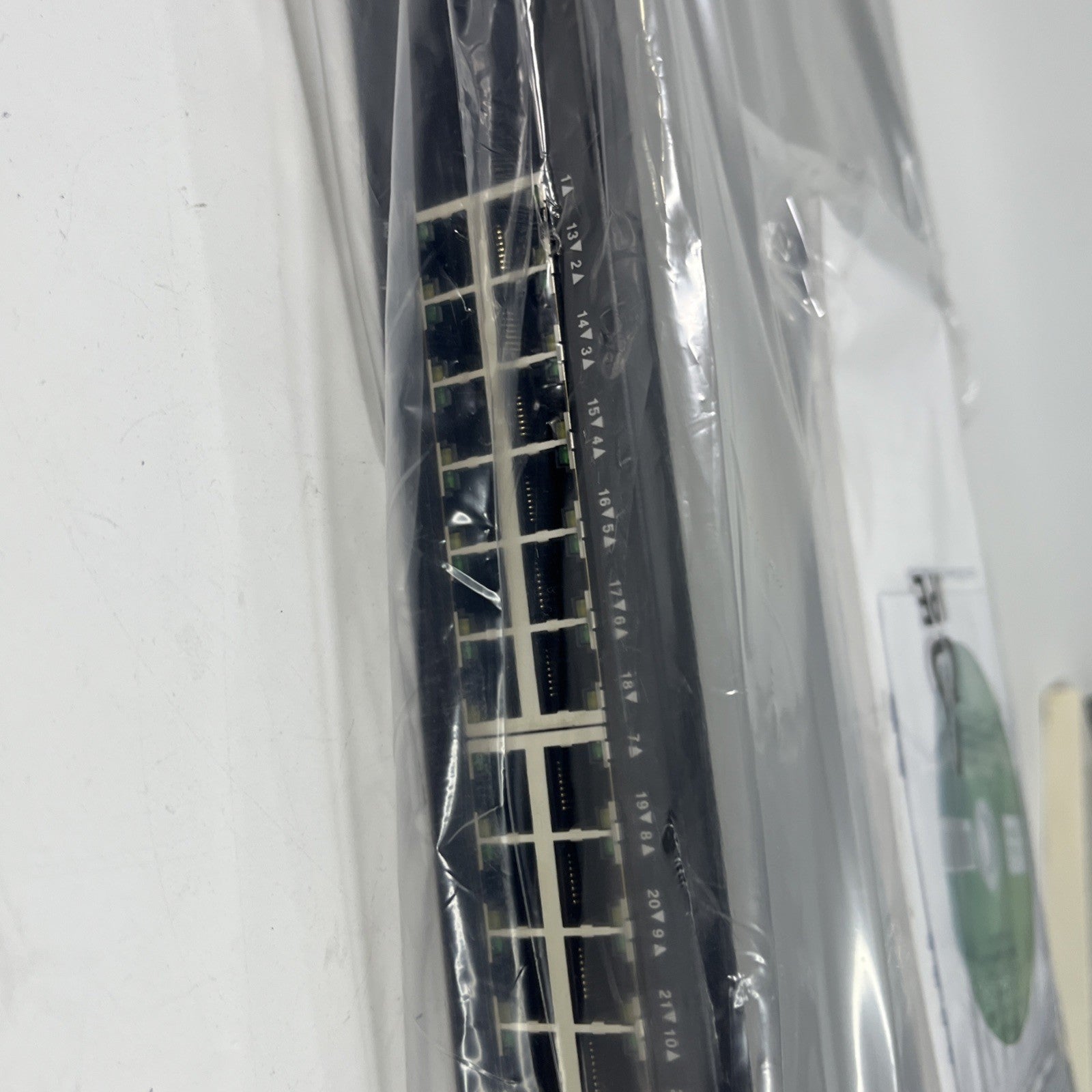 New Cisco SG300-28PP  28-Port Gigabit PoE+ Managed Switch SG300-28PP