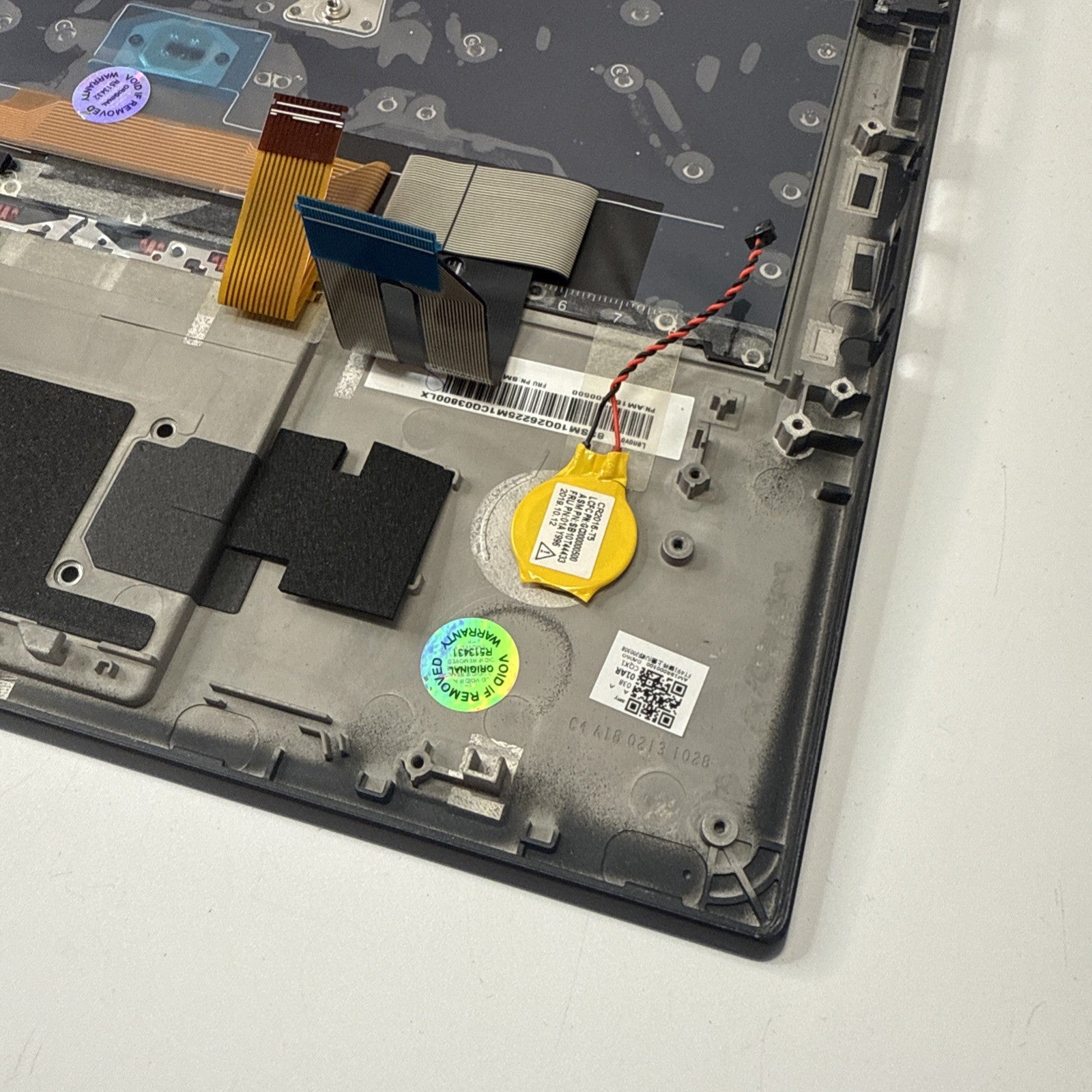 Genuine Lenovo T490s Palmrest Assembly UK Keyboard    Black AM1BR000500
