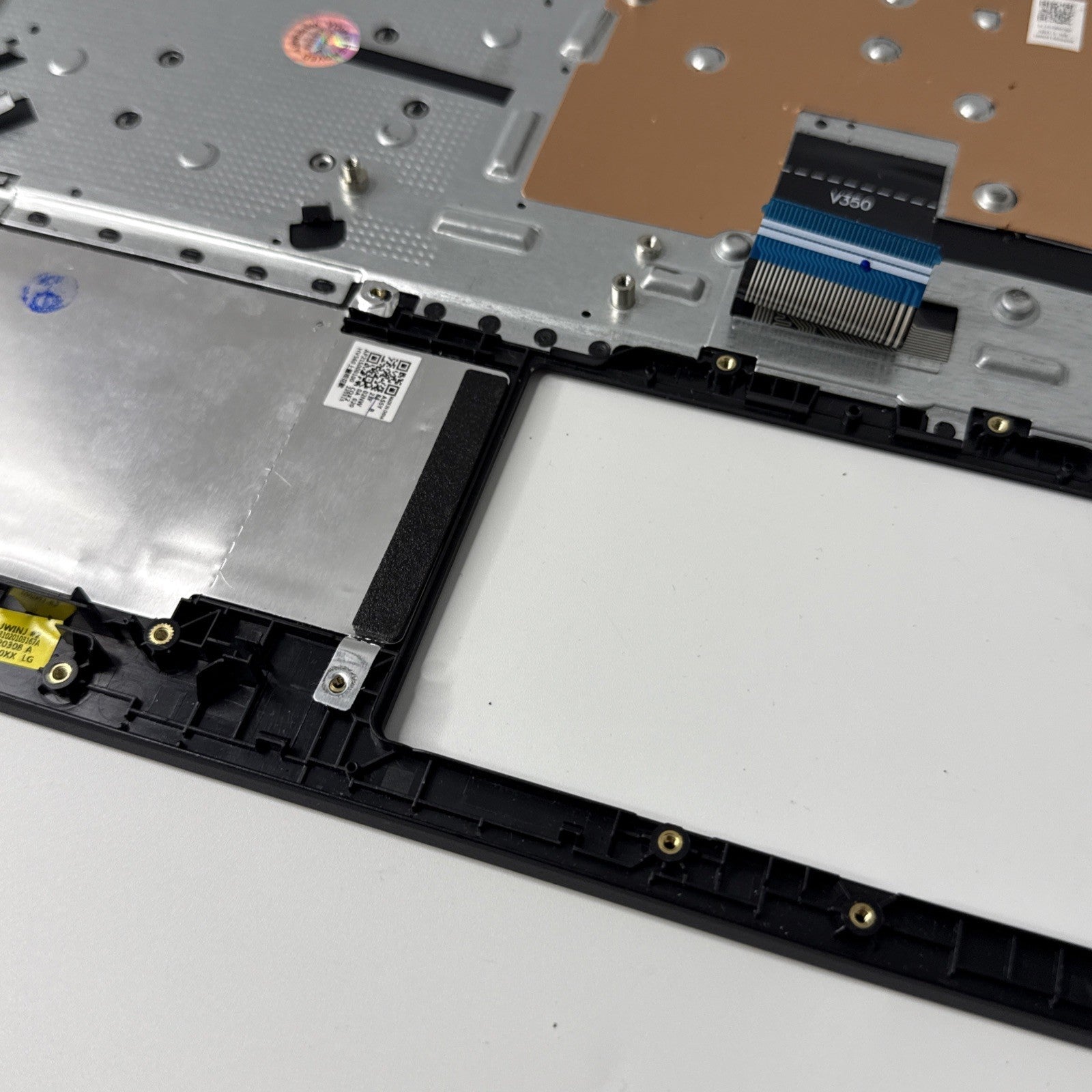 Lenovo V15 G2-ALC Palmrest Assembly, UK Keyboard AP21S000100 - Black