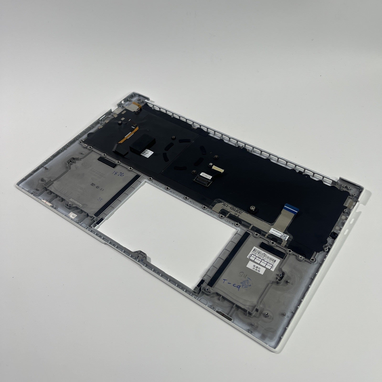 Genuine White Samsung Galaxy Book Pro NP950XDB  Palmrest & Keyboard BA5904593A.