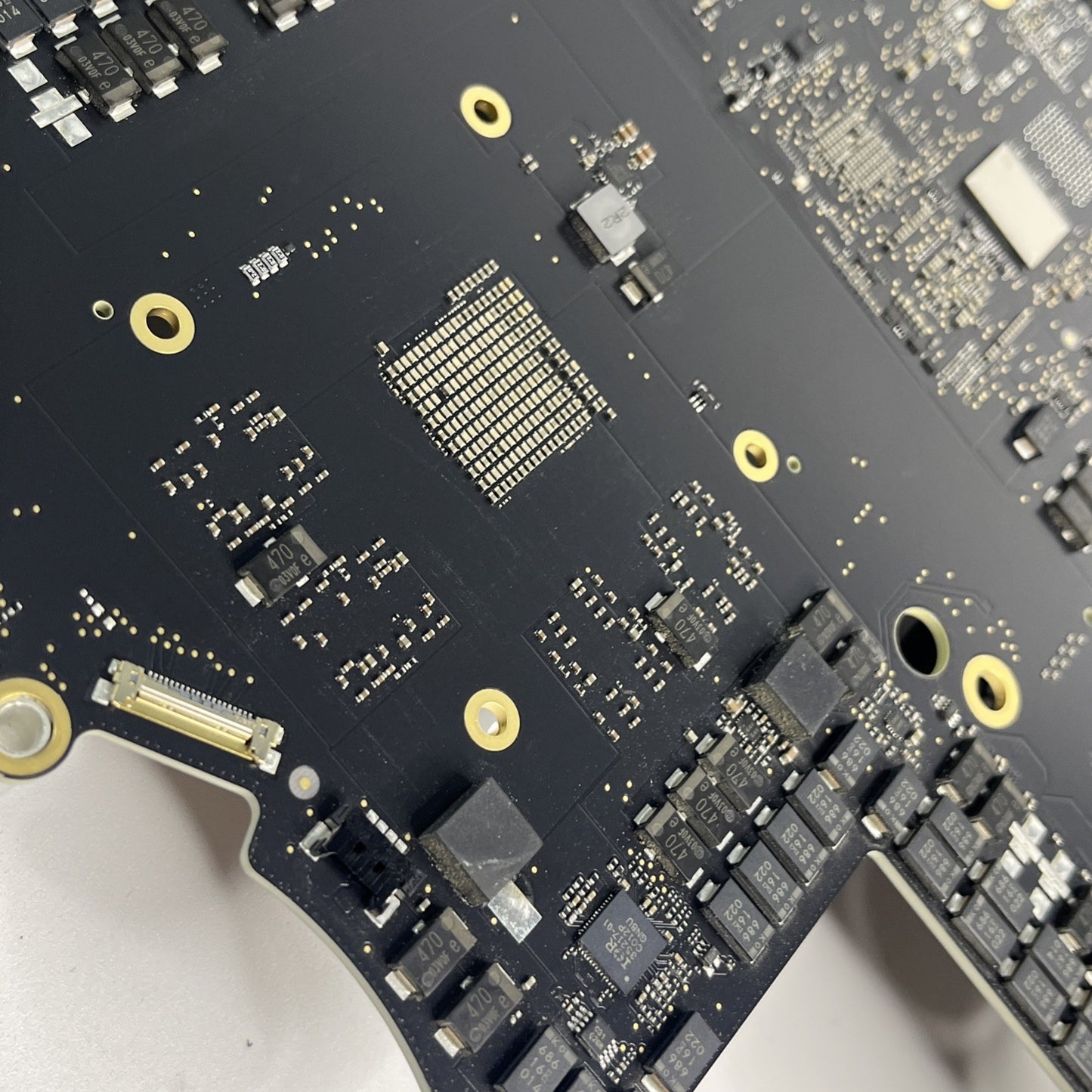 Apple iMac 27” Retina 5K Logic Board 2020A2115 EMC 3442 And Heatsink. No CPU.