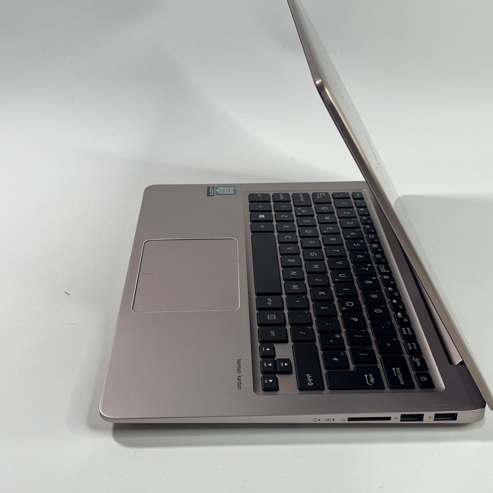 ASUS UX410U I3-7th Gen 8 GB RAM 256GB SSD WINDOWS 11