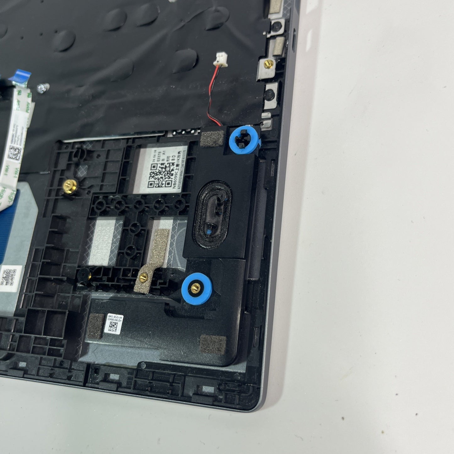 Genuine Blue Samsung Galaxy Book4 NP750XGK Palmrest And Keyboard & Speakers