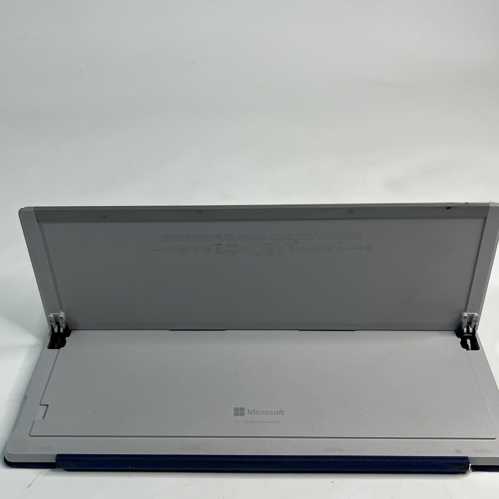 Microsoft Surface Pro 4 12.3” Intel i5-6300U  4GB RAM 128GB SSD & Keyboard