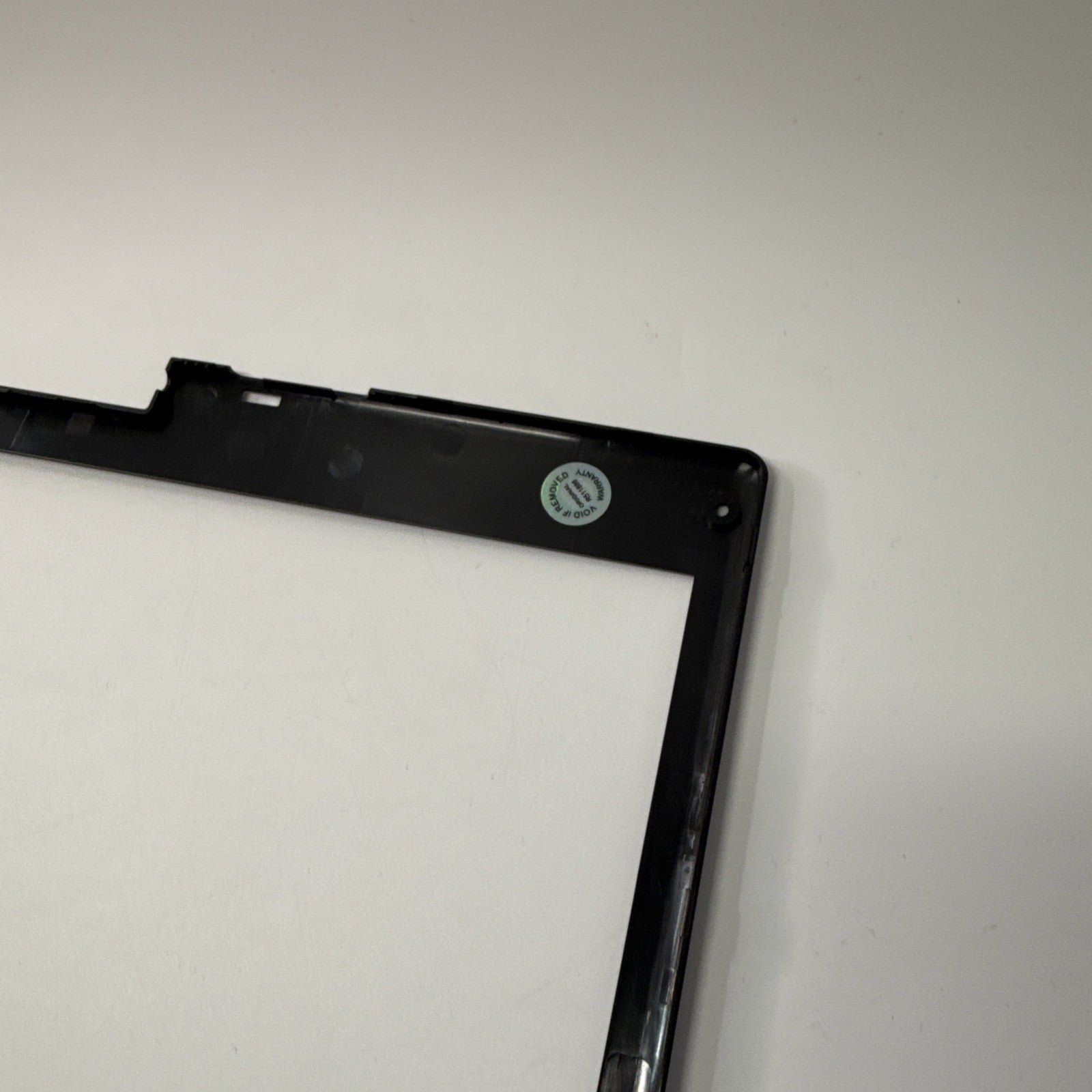 Genuine Acer Screen Bezel 60.ABHV5.008 AP008002300
