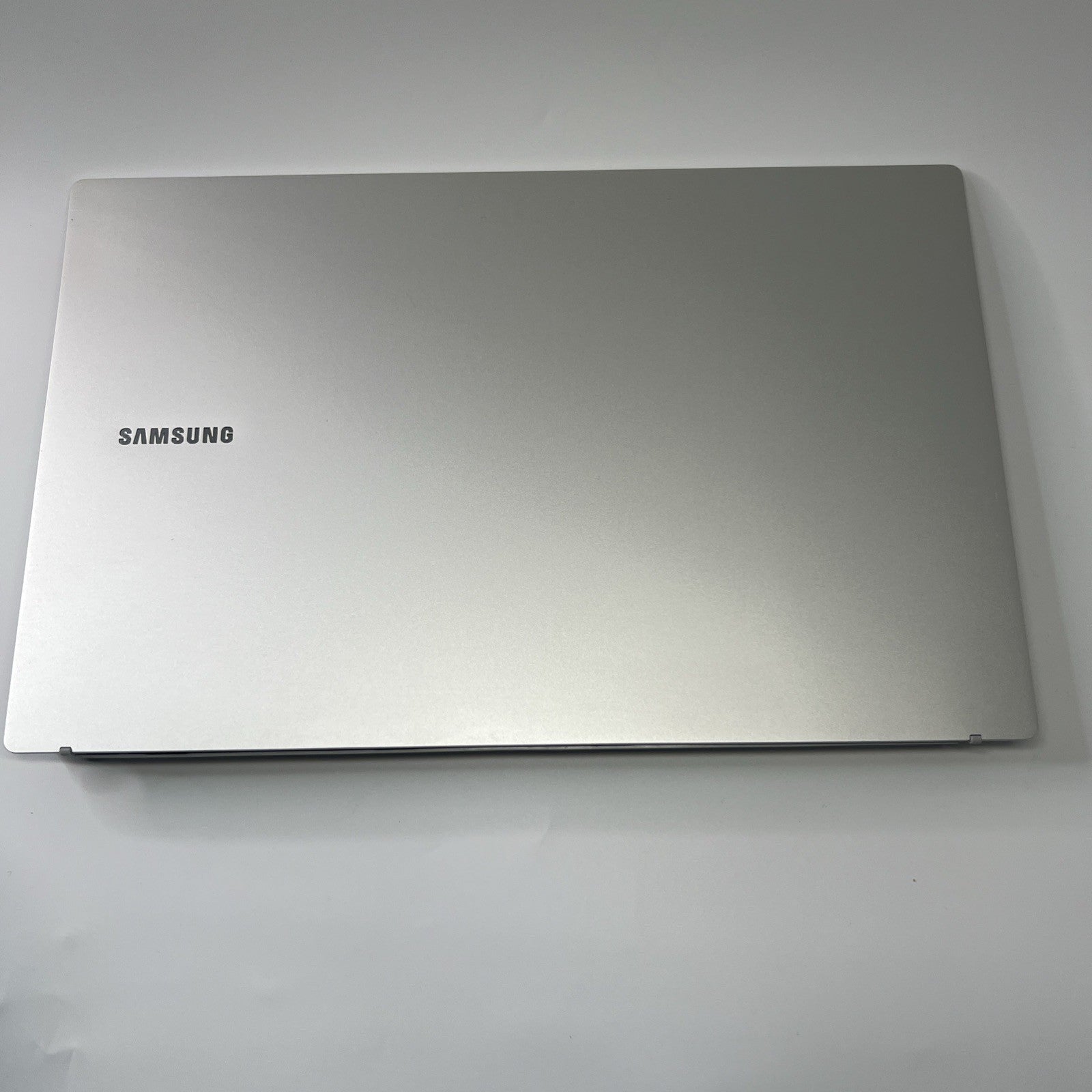 Samsung Galaxy NP750XDA Top Rear Lid Cover Hinges Webcam Cable & Screen Cable