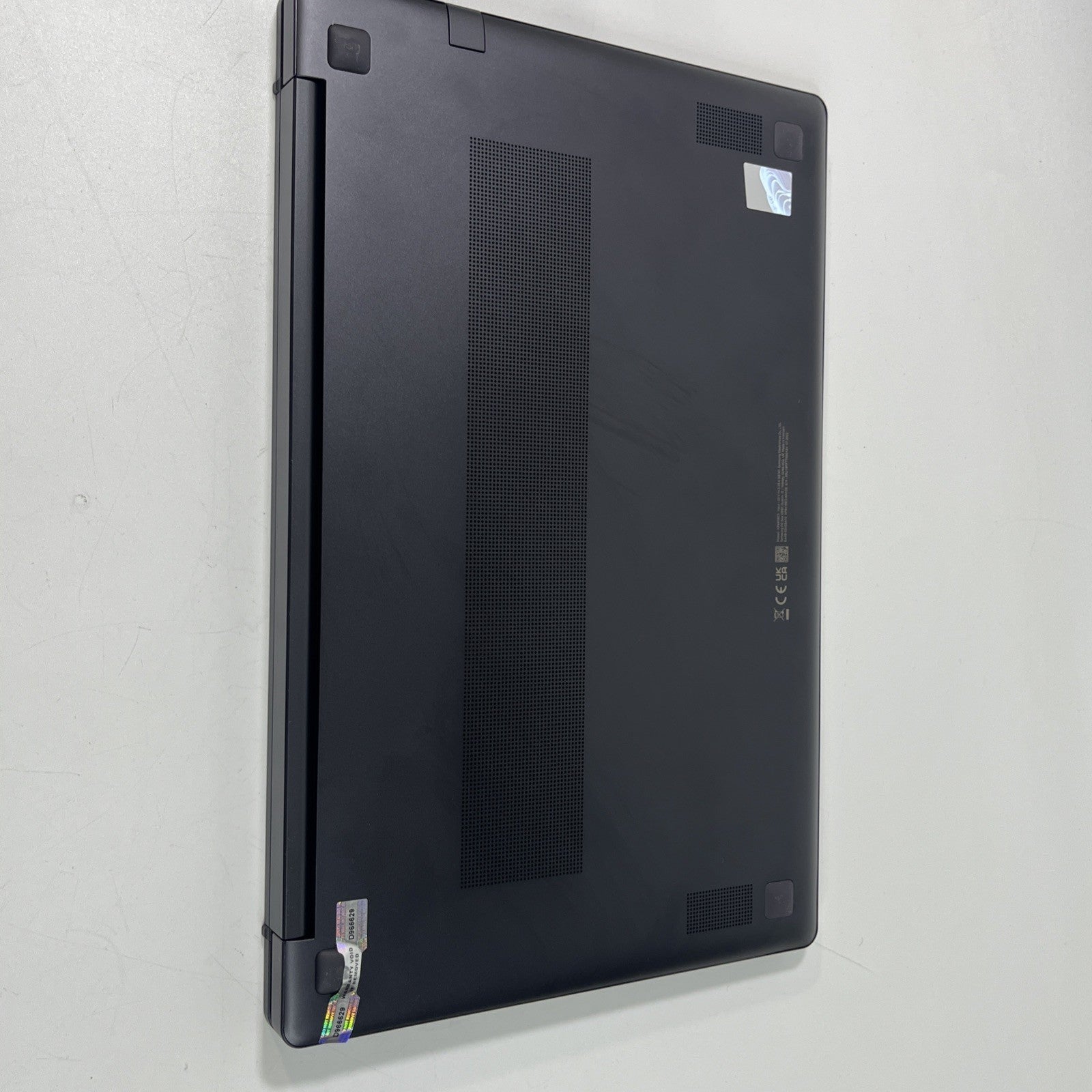 SAMSUNG Galaxy Book2 14” i5-12th GEN 8GB RAM 256GB NVME SSD battery100%. Grade A
