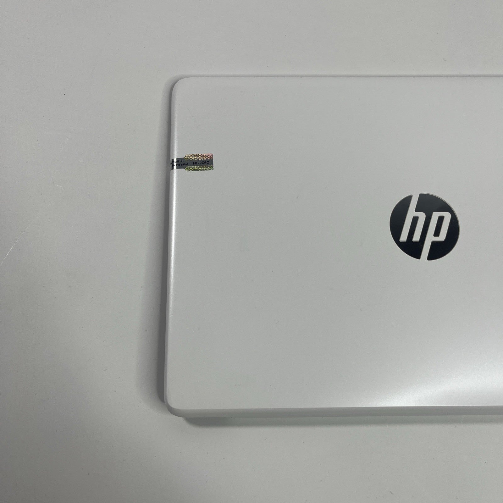 Genuine White HP Stream 11-ak0027na Complete Screen & Top Lid Assembly. Grade A