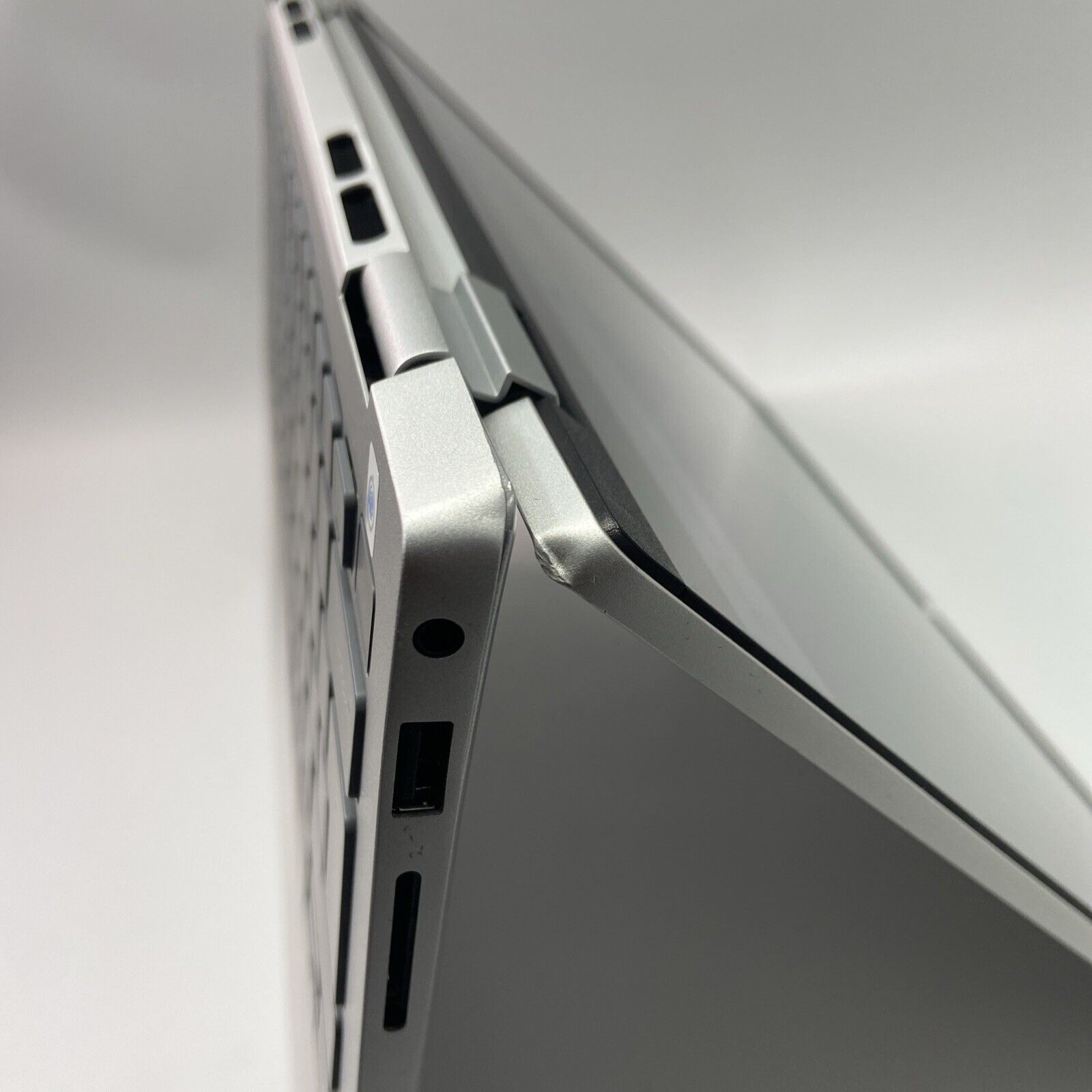 DELL Inspiron 14 7420 2-in-1 Laptop – Core i7-1255U 16GB RAM 512GB SSD Win 11