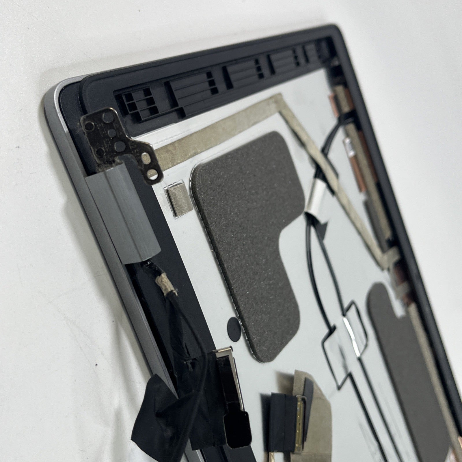 Genuine DELL LATITUDE 5510 Back Cover Top Lid, Webcam & Bezel. Few Signs