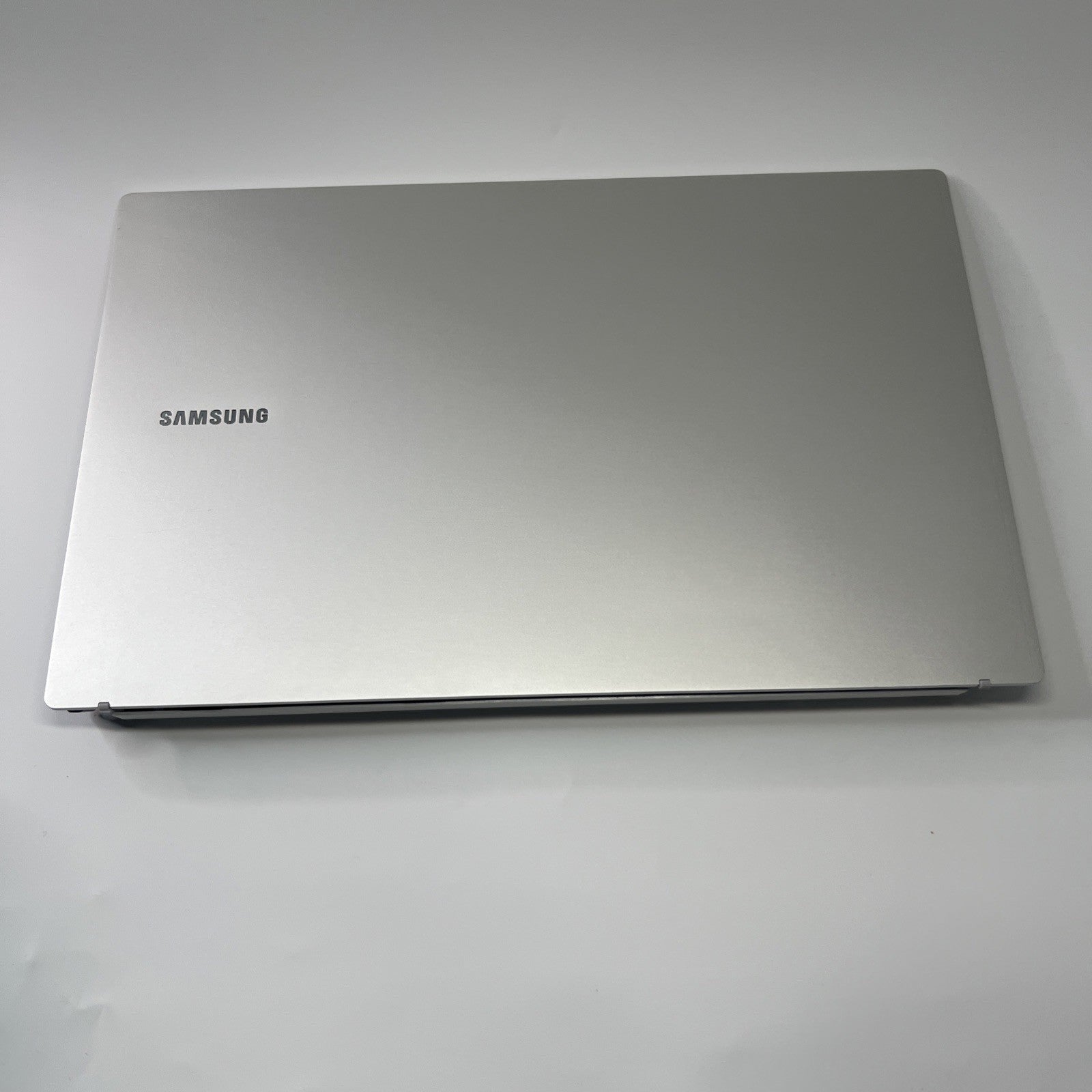 Samsung Galaxy NP750XDA Top Rear Lid Cover Hinges Webcam Cable & Screen Cable