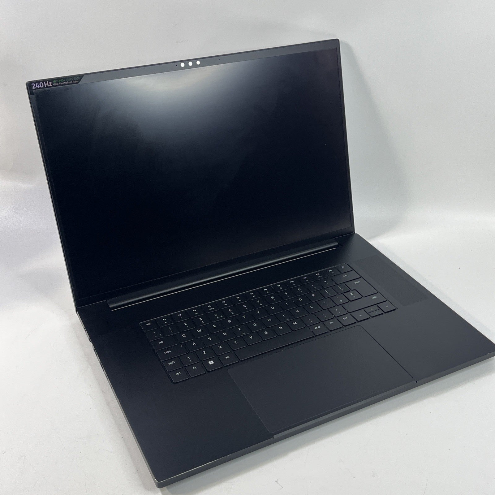 Razer Blade 18 RZ09-484 18"  32 GB RAM i9-1350HX - RTX 4090 2TB SSD 240HZ