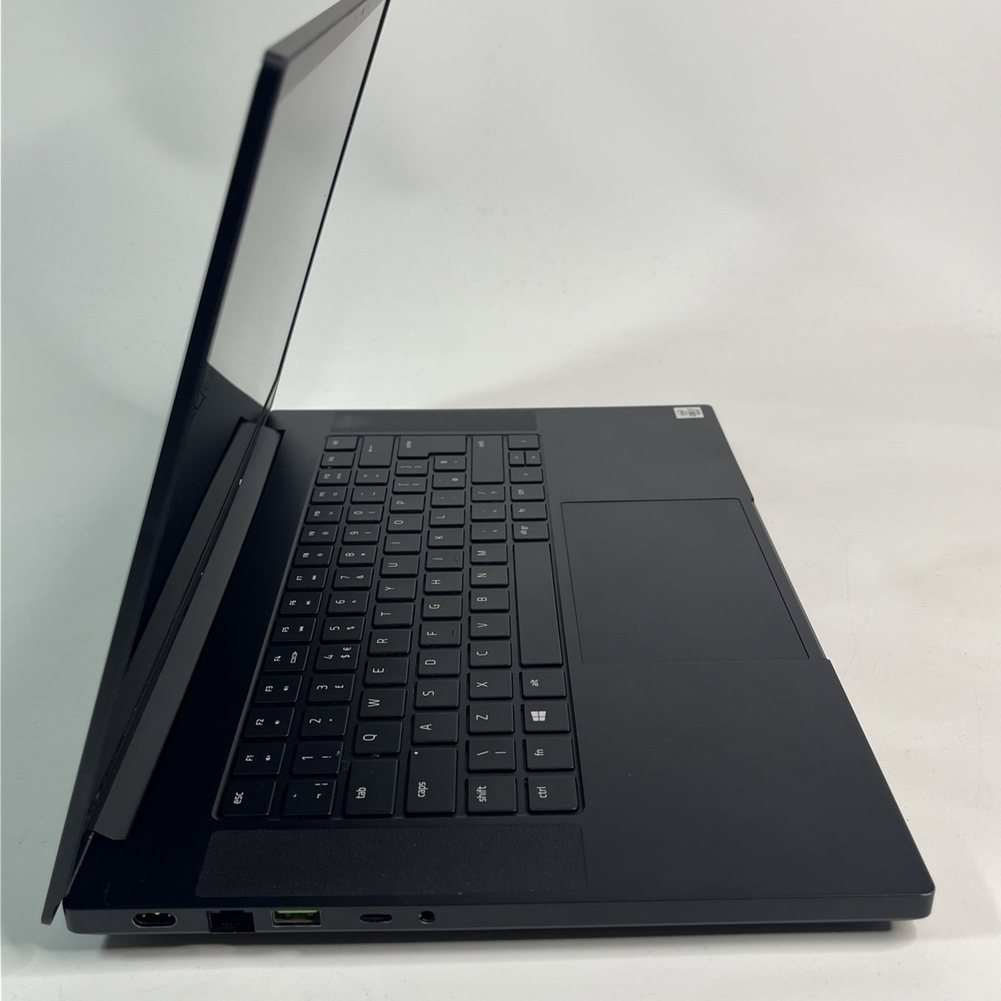 Razer Blade 15 RZ09-0328 I7-10th GEN RTX 2060 16 GB RAM 512GB SSD GOOD BATTERY