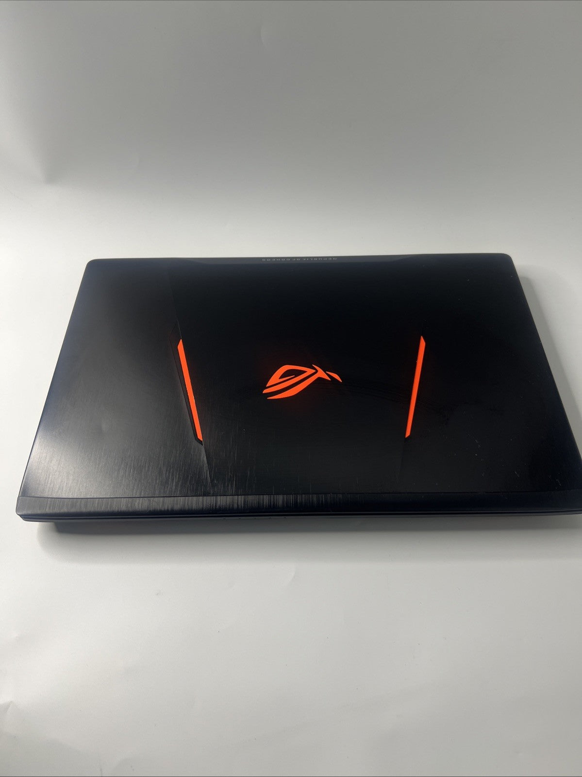 ASUS ROG Strix GL553VD 15.6” Intel Core i7-7700HQ 8GB RAM 128GB SSD GTX 1050