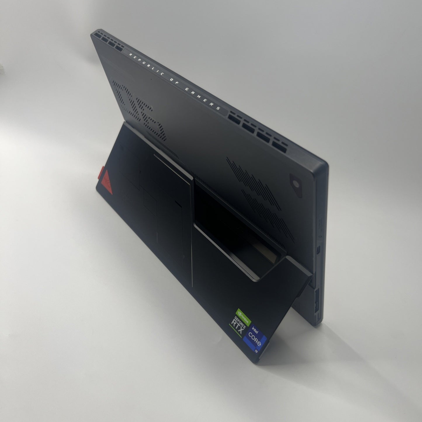 Asus ROG Flow Z13 Convertible 13.4" Laptop Core i9 16GB RAM 1TB SSD RTX 3050 Ti