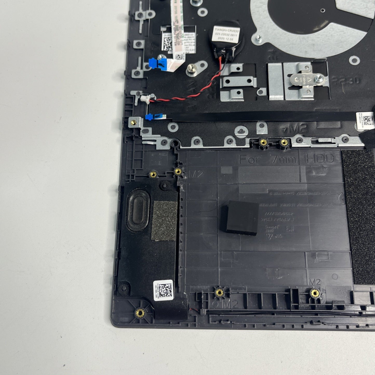 Genuine Grey Dell Latitude 3510 Palmrest Keyboard And Speakers  Missing Keys.