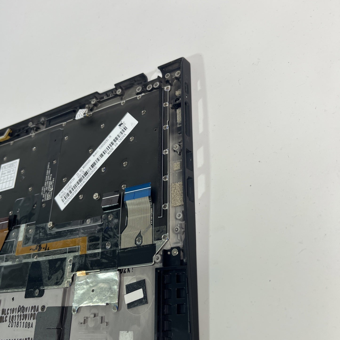 Genuine black Lenovo ThinkPad X1 Carbon 6th Gen Complete UK Palmrest SN20p38734
