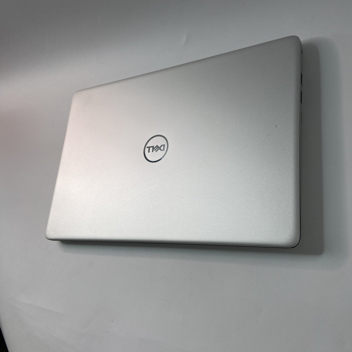 DELL Inspiron 5370 Core i3-7130U 8GB 256GB 13.3 Inch Windows 10 Laptop 