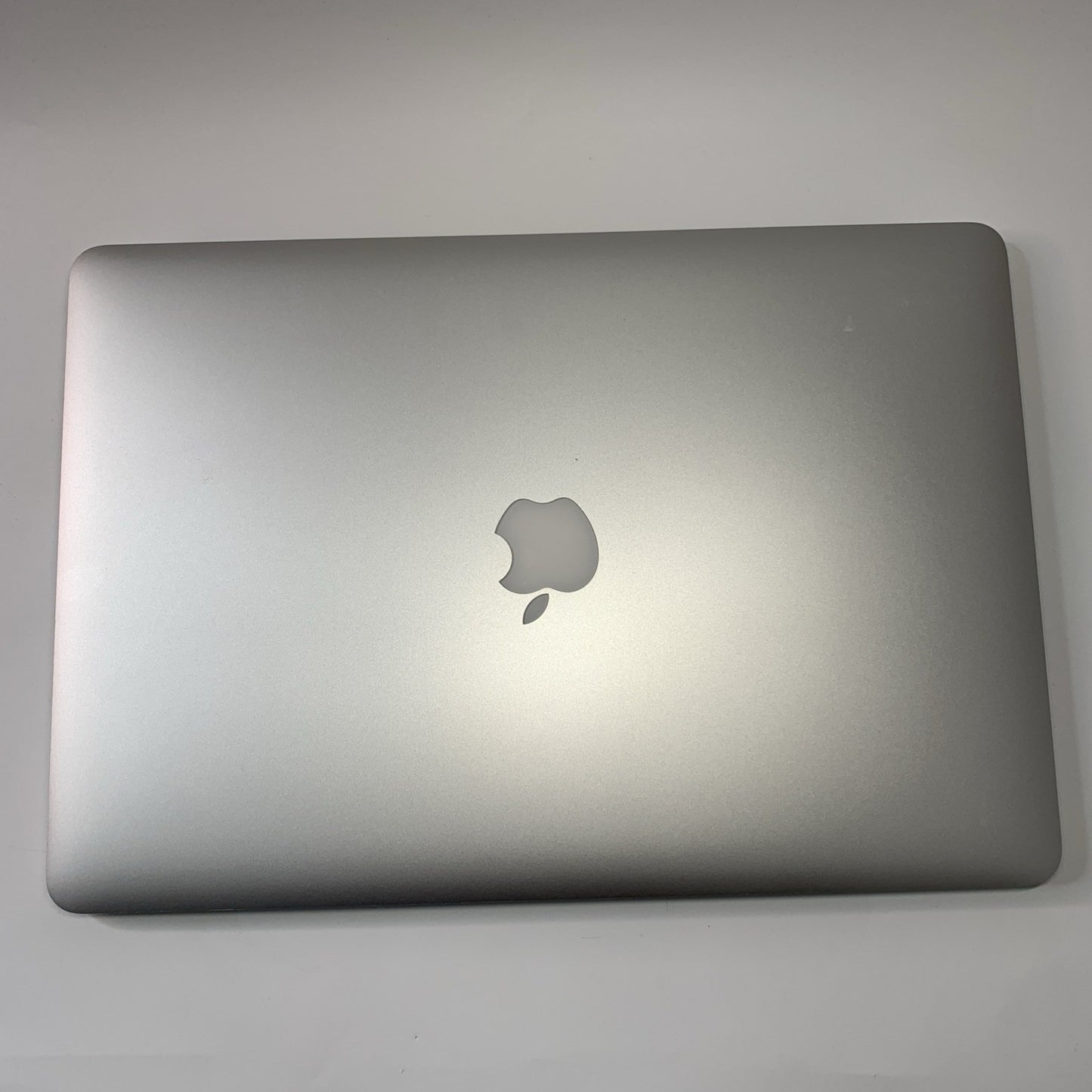 MacBook Pro Retina 15” inch, Mid 2015 2.8GHz i7 16GB 256GB Intel Iris Pro 1536MB