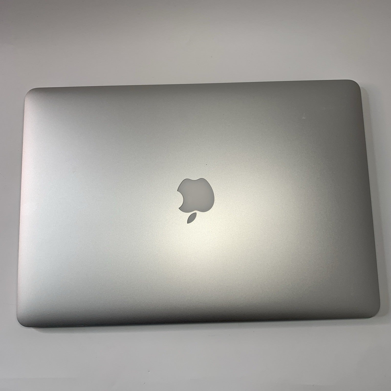 MacBook Pro Retina 15” inch, Mid 2015 2.8GHz i7 16GB 256GB Intel Iris Pro 1536MB