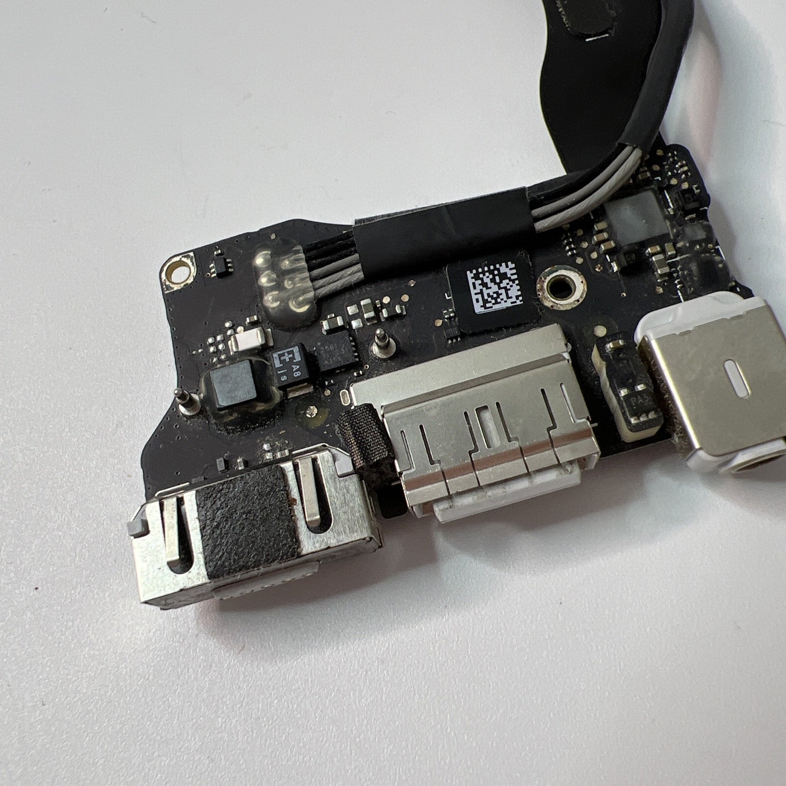 A1466 Apple MacBook Air 13" Mid 2012 I/O Board DC Power Jack Port 821-1477-A