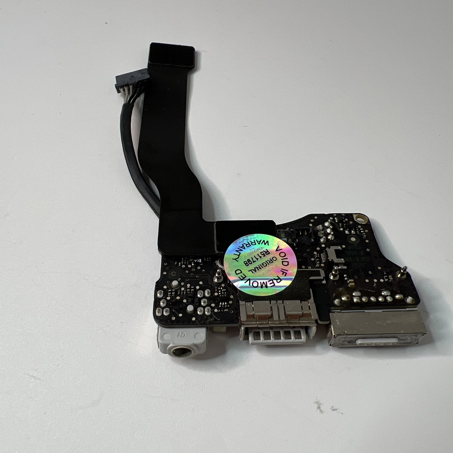 A1466 Apple MacBook Air 13" Mid 2012 I/O Board DC Power Jack Port 821-1477-A
