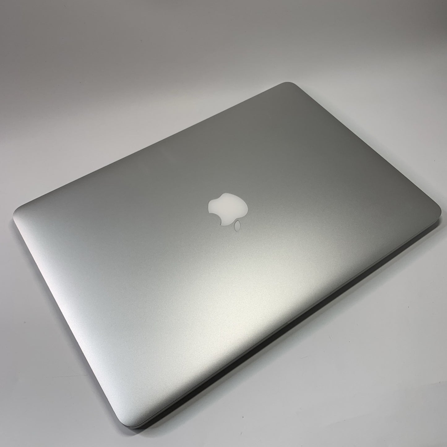 MacBook Pro Retina 15” inch, Mid 2014 2.8GHz i7 16GB 256GB Intel Iris Pro 1536MB