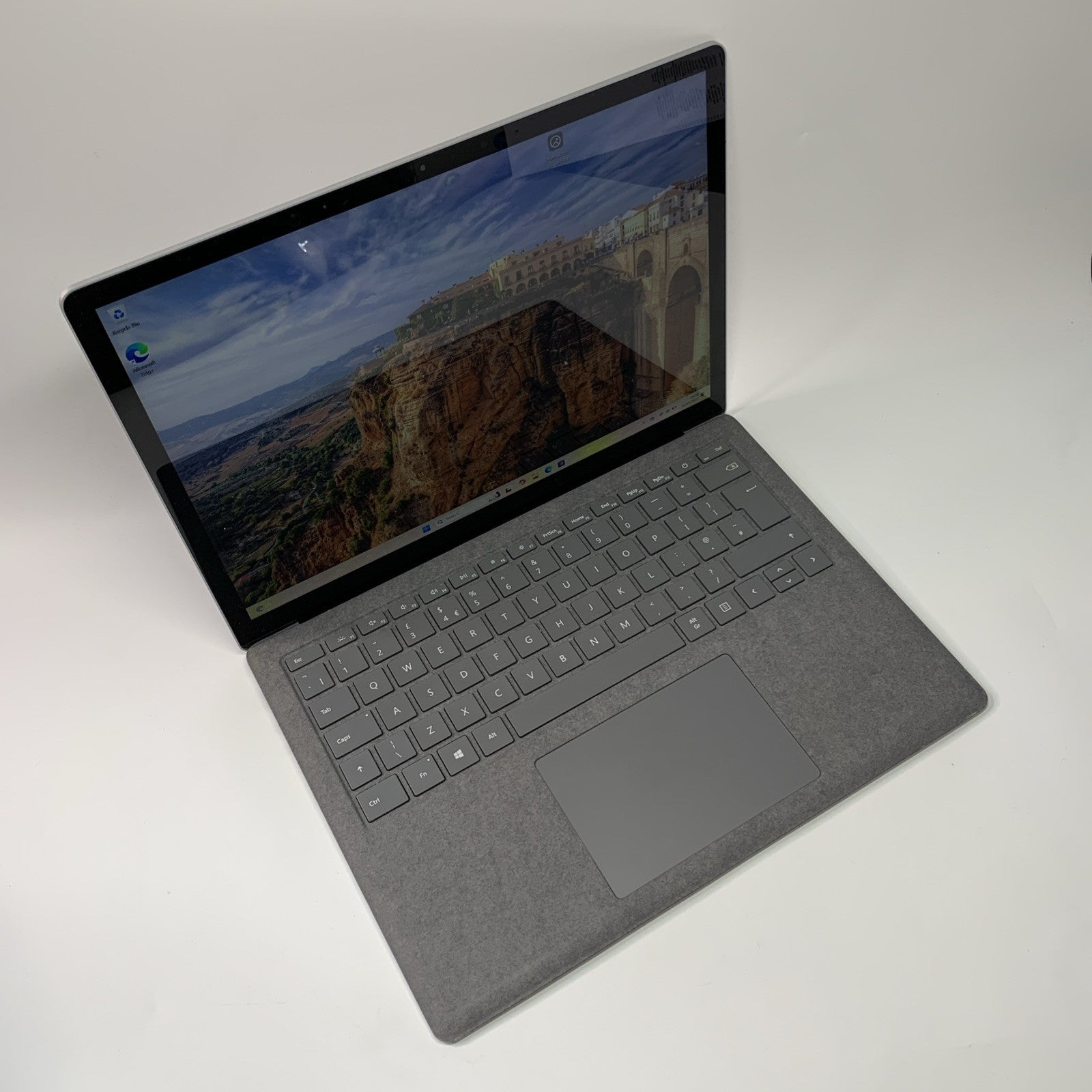 Microsoft Surface Laptop 4 1958 13.5" 2K Touch AMD Ryzen 5 8GB 256GB SSD Win 11