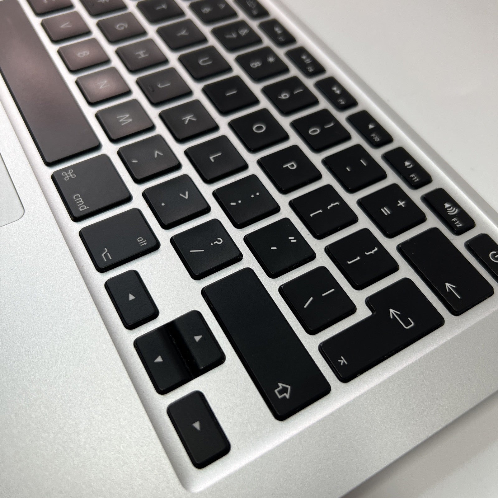 MacBook Pro Retina, 13-inch, Mid 2014 A1502 Palmrest UK Keyboard Touchpad Batter