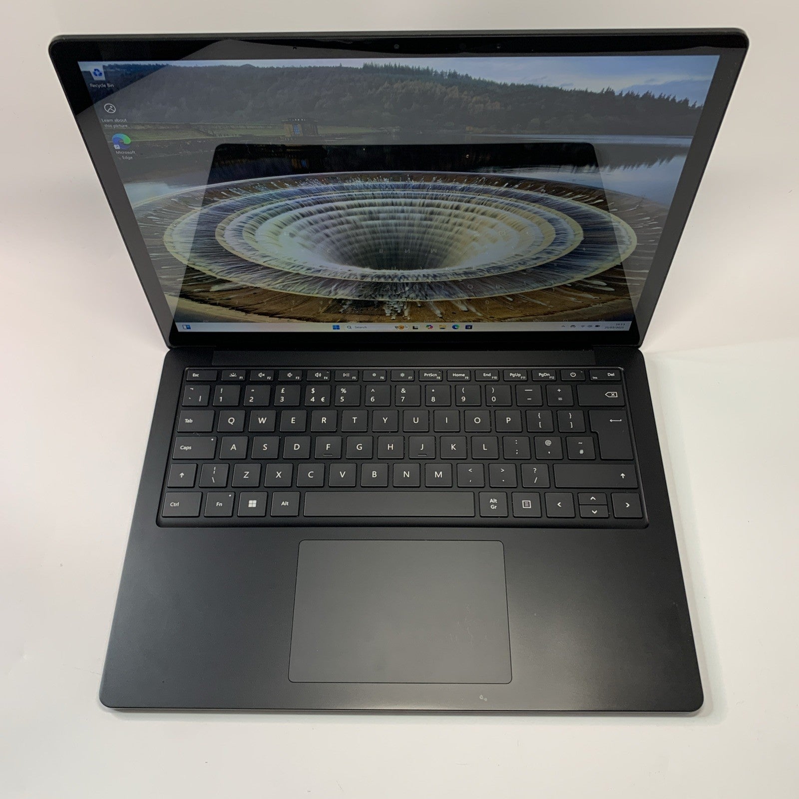 Microsoft Surface Laptop 4 13.5" Intel Core i5-1135G7 16GB RAM 512GB SSD Win 11