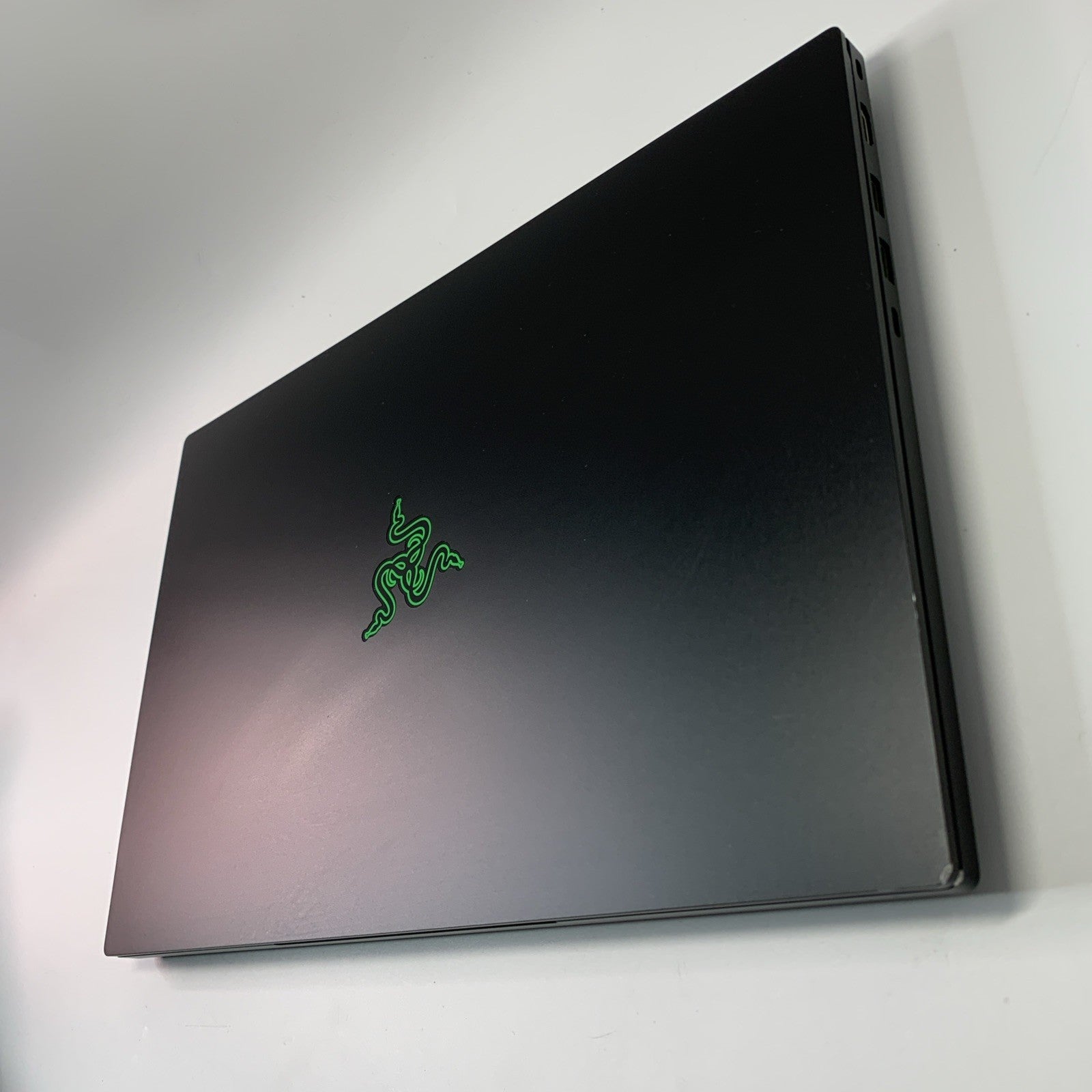 Razer Blade 15 Advanced RZ09-0410 Core i7 11800H 16GB 512GB SSD GeForce RTX 3070