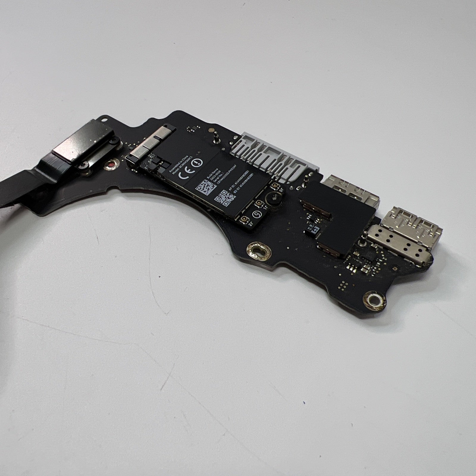 GENUINE APPLE MACBOOK PRO RETINA 13 A1502 2014 USB HDMI SD  I/O BOARD
