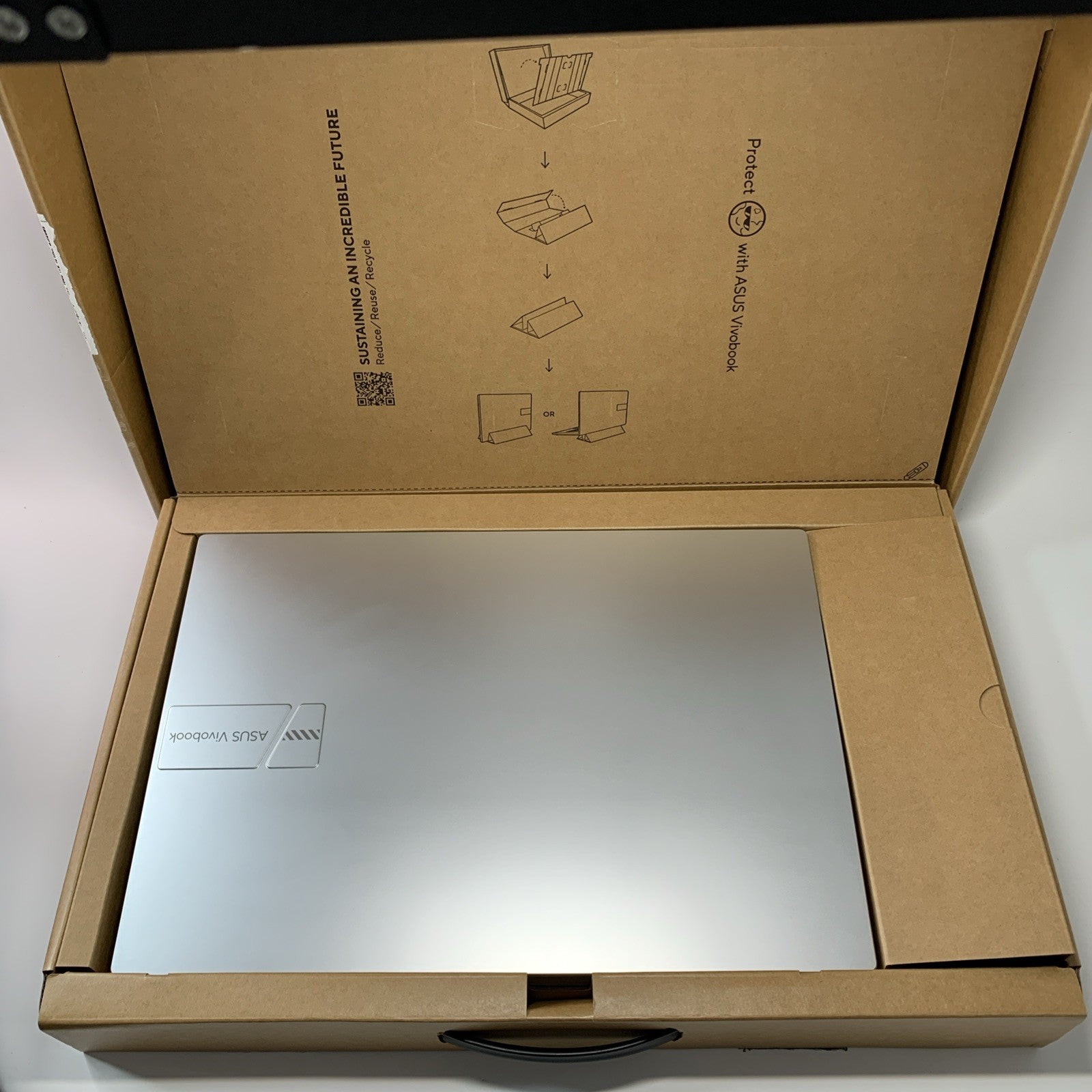 ASUS Vivobook M1605YA 16.0" Laptop AMD Ryzen 5-7430U 16GB RAM 1TB Windows 11