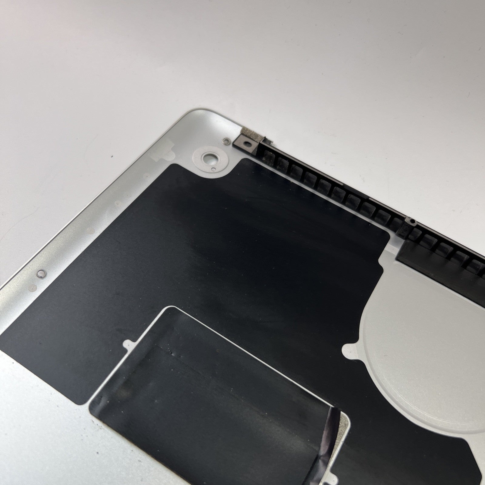APPLE MACBOOK PRO A1278 13” MID 2010 2011 2012 BOTTOM CASE AND SCREWS (GRADE C)